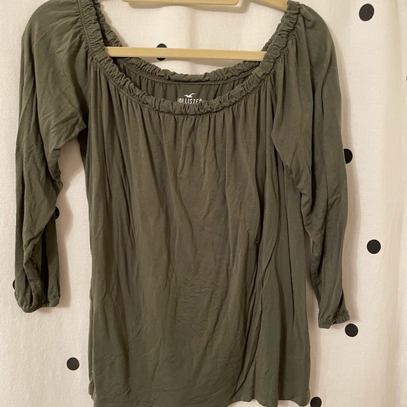 Hollister Tops - Off the Shoulder Top